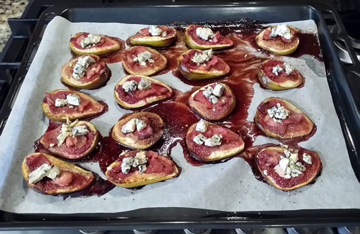 Roasted Figs with Bacon and Blue Cheese